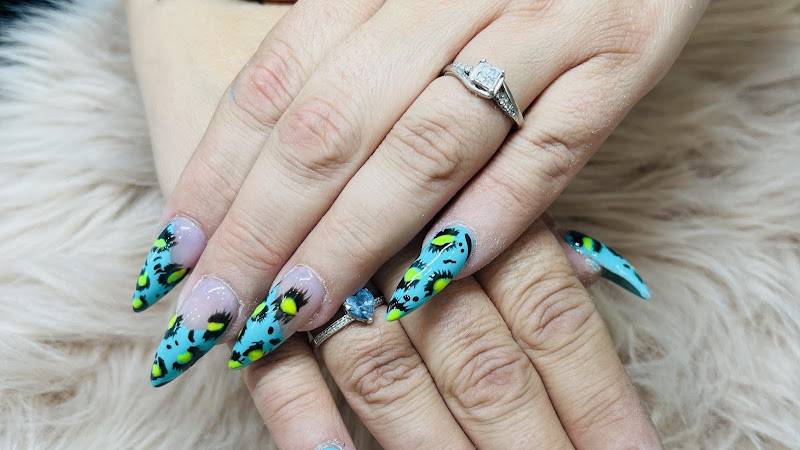 Star Nails and Spa (South Commons) - 20% OFF for Eyelash Extensions Sets