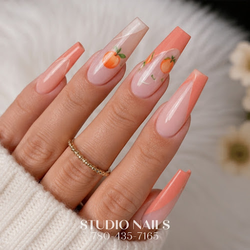 Studio Nails