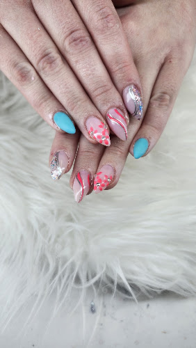 Sunkiss Luxury Nail & Headspa @ Sculpt Body Lounge