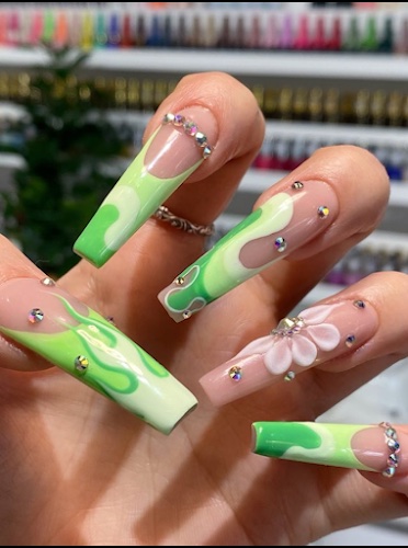 SV Nails & Spa (Walden)