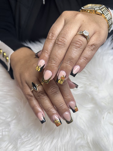 T&T Nails and Spa (South 40)