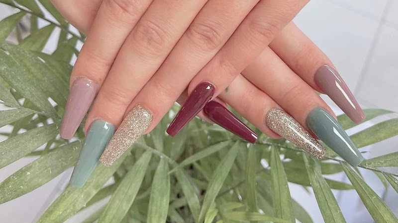 Tina Nails & Spa Chinook