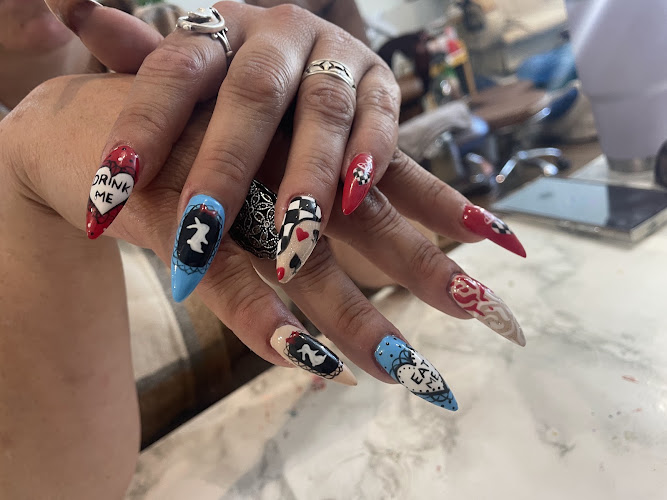 Tip Top Nails, nail salon in High River, Alberta