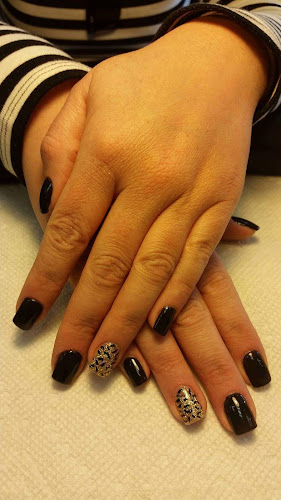Top Nails 6