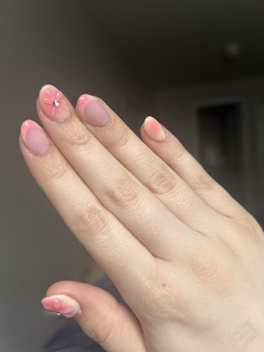 Tye Nails