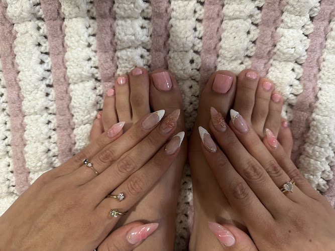 U & Me Nails Salon