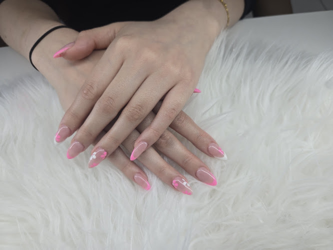 Urban Nails 82 ST