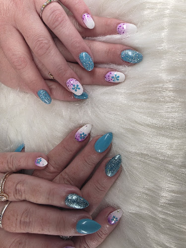Vo's Nails (260 Manning Crossing)