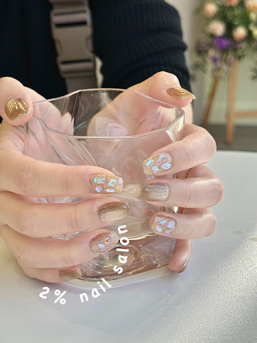 2% nail salon