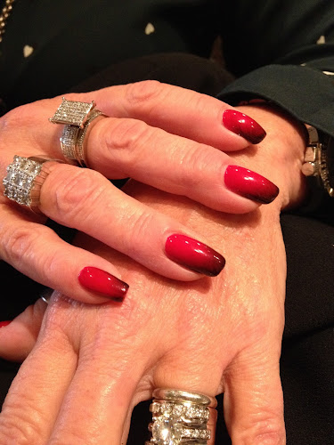Adorable Nails and More, nail salon in Powell River, British Columbia