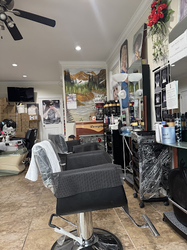 Apple Beauty Salon
