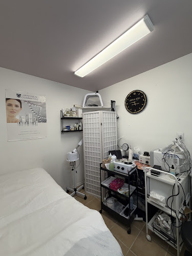 Arch & Aura beauty studio