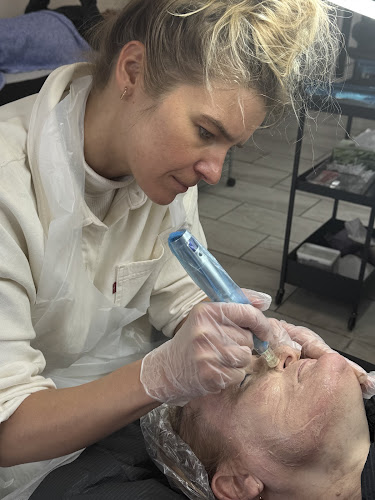 BEAUTY TOUCH STUDIO & ACADEMY