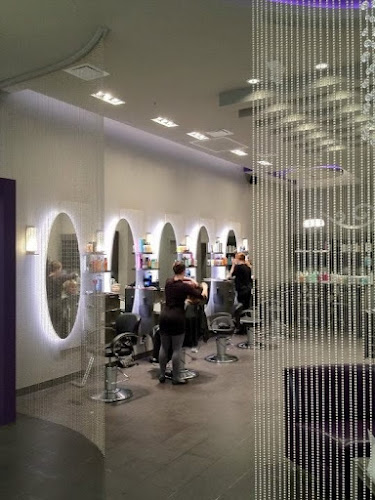 Bella-Moda Hair Studio