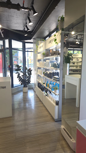 Black2Blond Salon and Spa