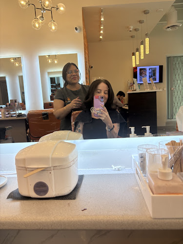 Bob’s Hair & Beauty Bar