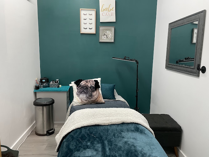Bombshell Factory Studio, nail salon in Williams Lake, British Columbia