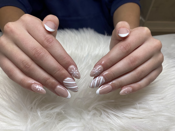 Bossy Nails
