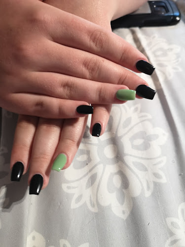 Cali Nails