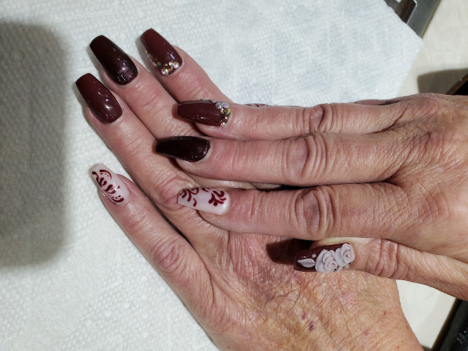 Cali Nails Victoria Downtown