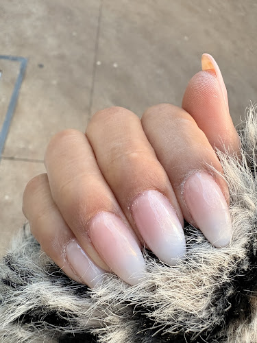 Champagne Nail Lounge on Drake