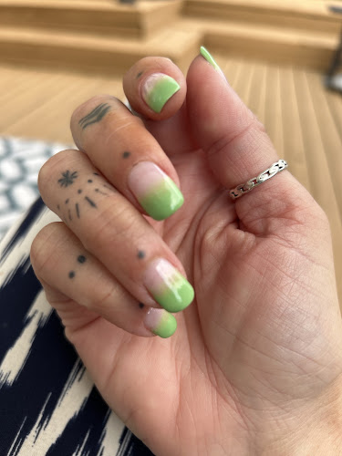 Colour Nails