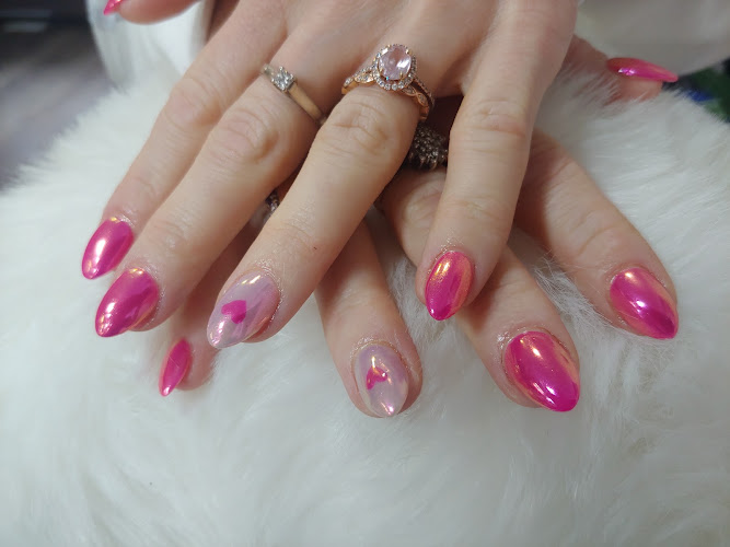Comox Nails