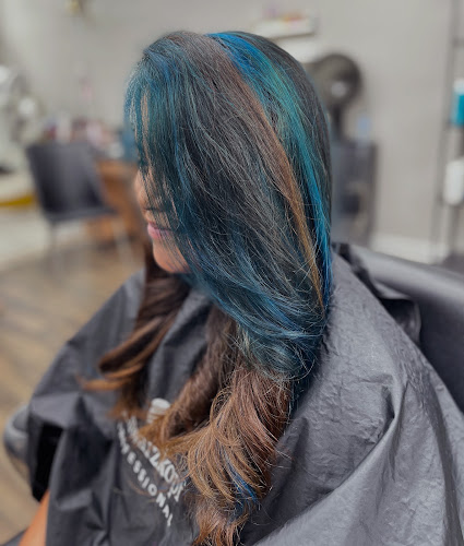 Cutz & Curlz Hair & Beauty Salon