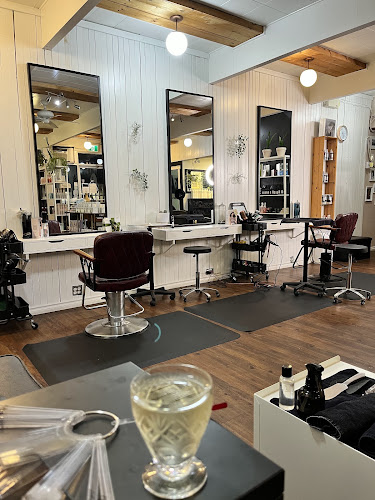 Darling and Dapper Salon & Spa