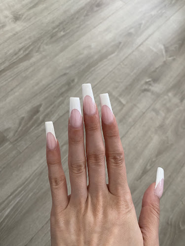 Dashing Nails