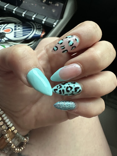 Divine Nails
