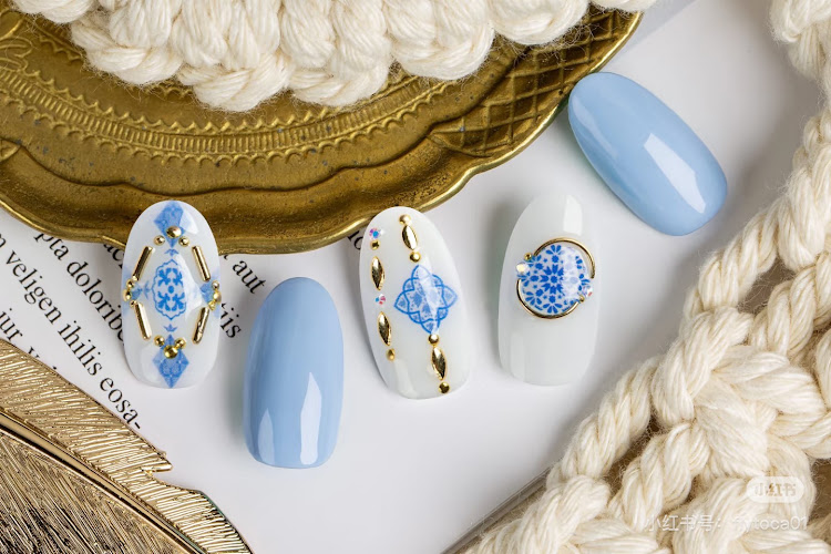 DIY Nail Bar