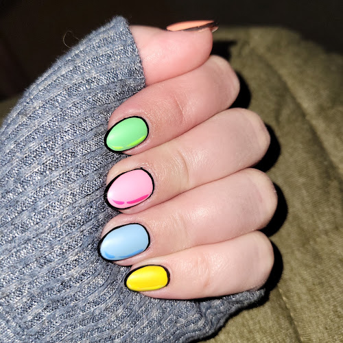 GlamMe Nails and Spa