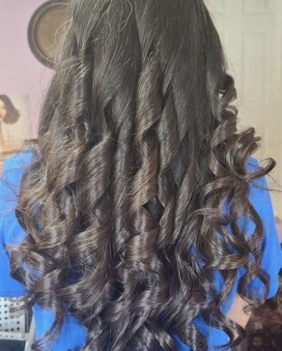 Go Go Gorgeous Beauty Salon