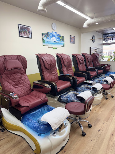 Henry Nail & Spa