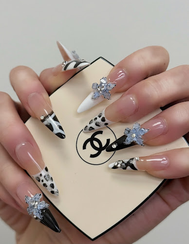 House of DnA Nails & Lashes
