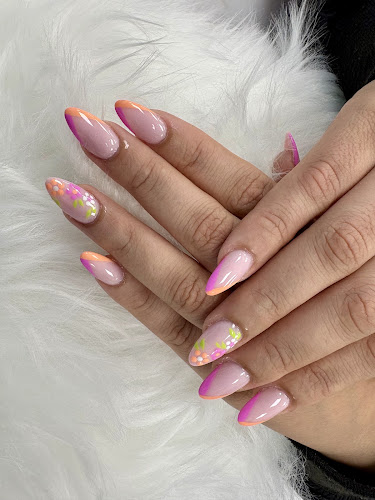 Icon Nails and Spa