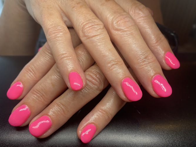 Iconic Nails Inc