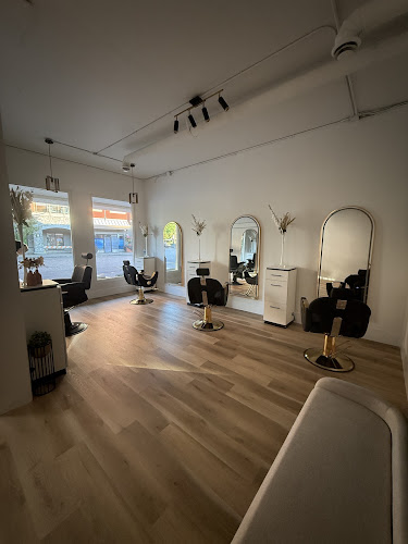 Island Xpressions Hair and Beauty Studio