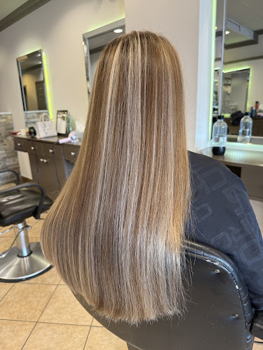 JW Hair Beauty Salon