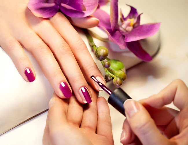 L'amour Nail By Tran