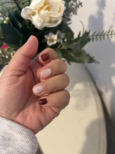L' eclat Beauty Lounge