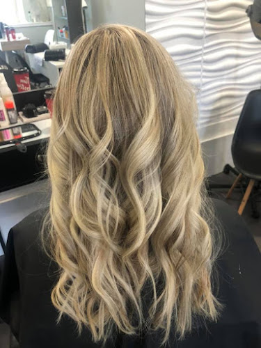La Bella Vita Hair- Nails- Makeup