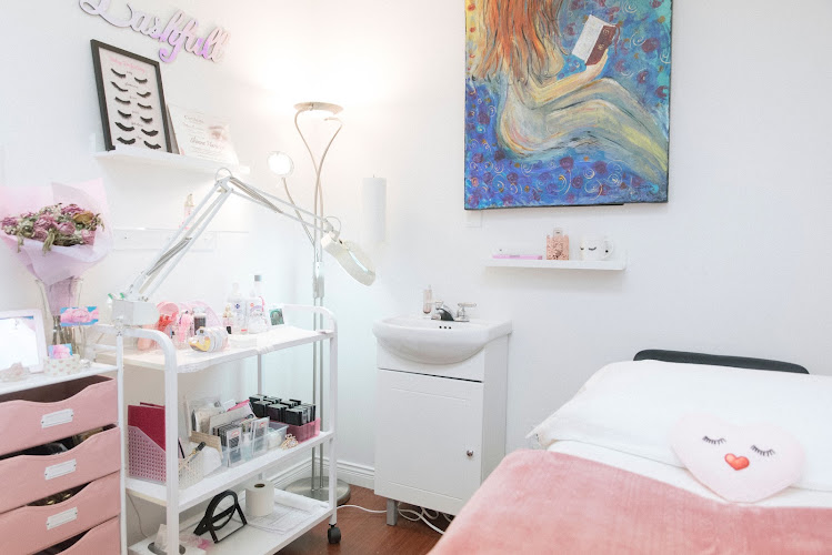 Lashfull Eyelash Salon, nail salon in Vancouver, British Columbia