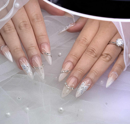 LaVie Nail Lounge Newton