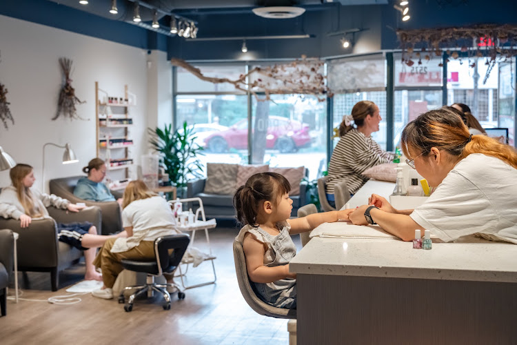 Lily & Roo Nail Salon - Non toxic & Vegan