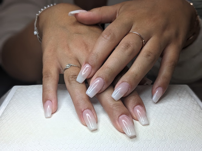 Little Lounge Nails Spa