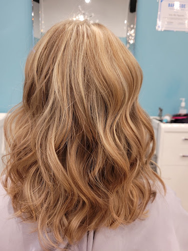 Loulou Salon