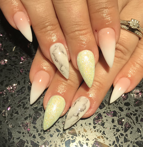 Luminous Nail Spa