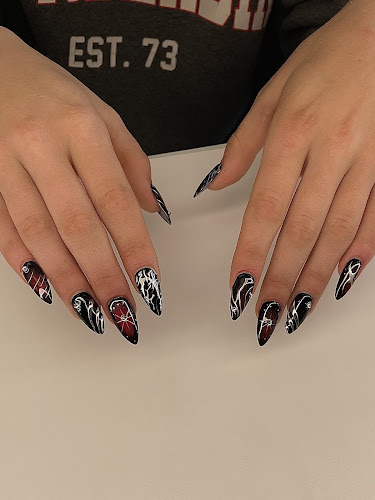 Merry Nails